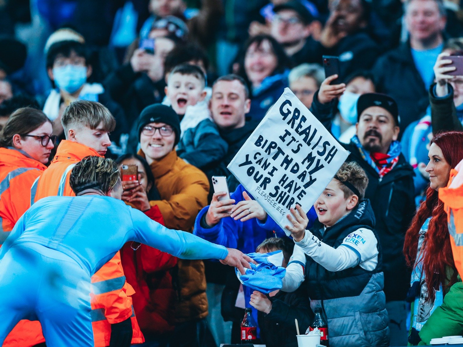 备受瞩目的 备受瞩目的